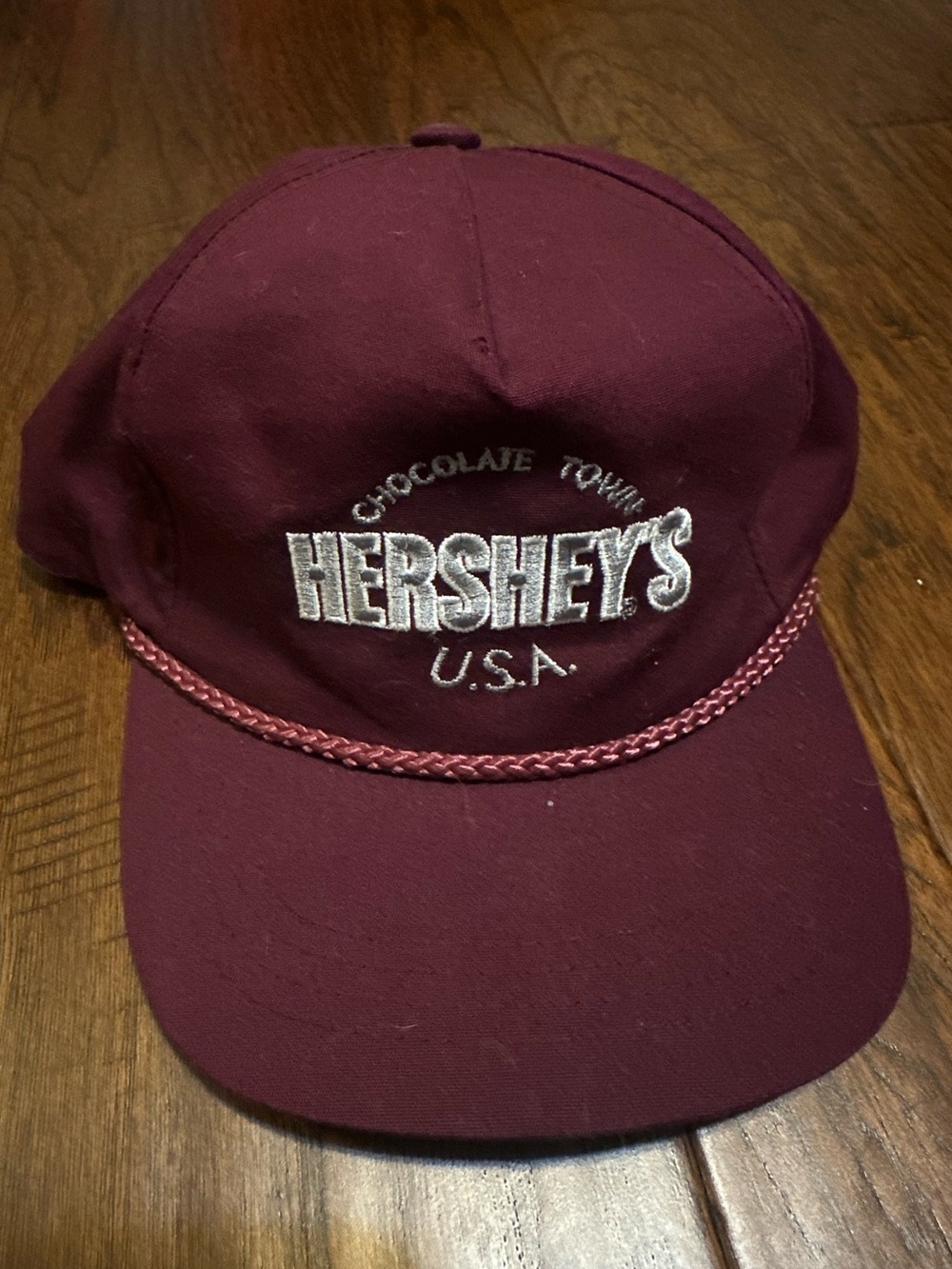 VINTAGE Hershey's Chocolate Town USA Mesh Snap Back Trucker Cap Hat with Rope